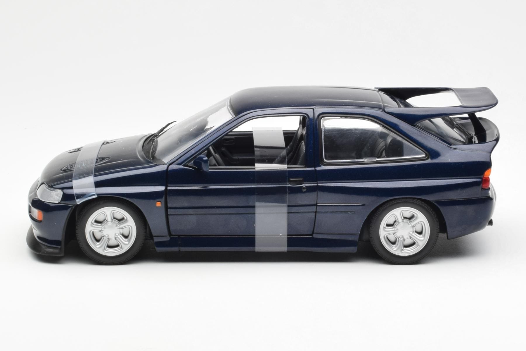 Ford Escort RS Cosworth Albastru Metallic UT Models 1:18 180082101-R1 Metal - imaginea 3 din 6