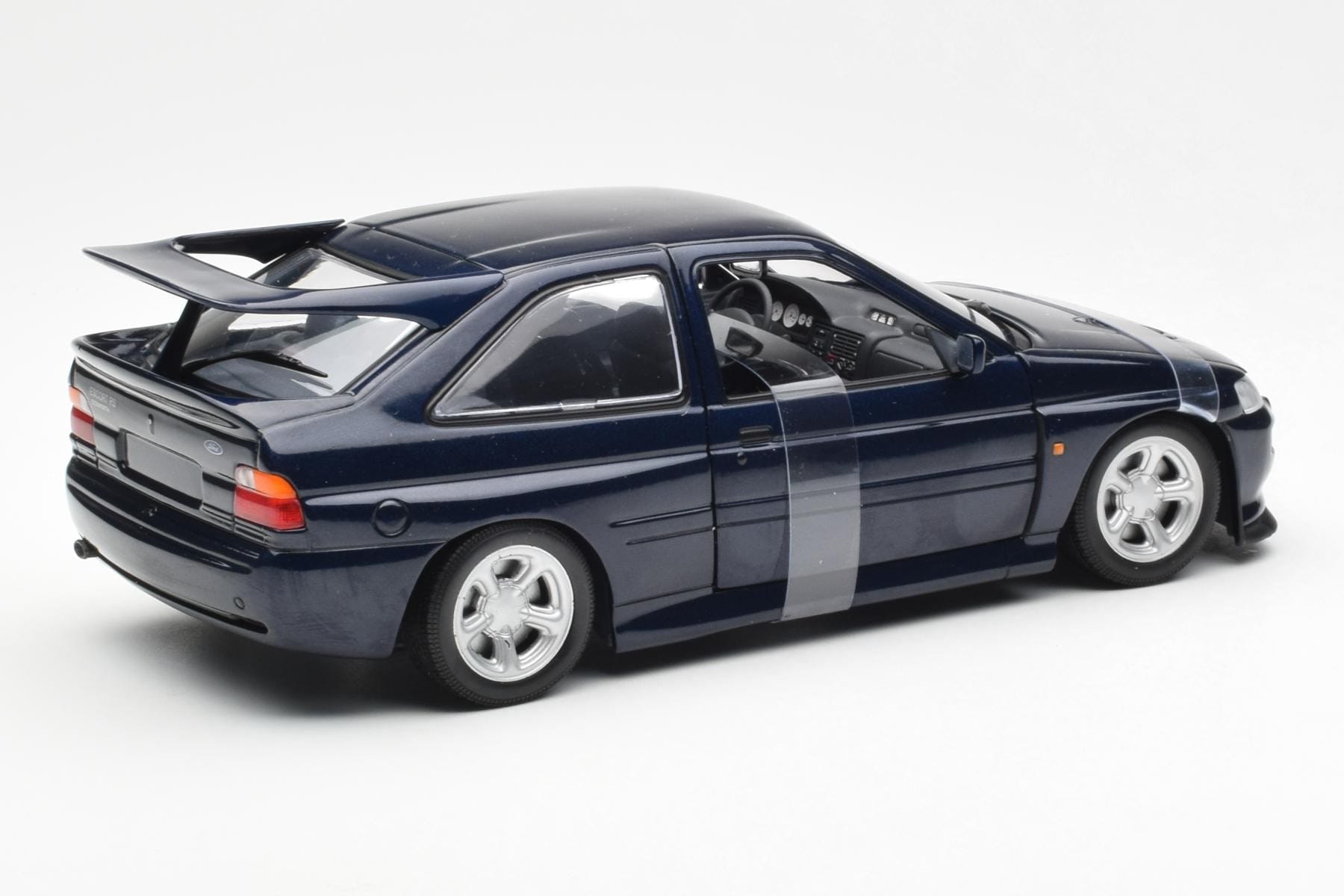 Ford Escort RS Cosworth Albastru Metallic UT Models 1:18 180082101-R1 Metal - imaginea 5 din 6