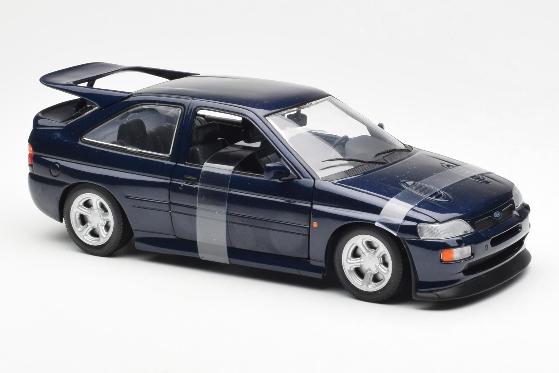 Ford Escort RS Cosworth Albastru Metallic UT Models 1:18 180082101-R1 Metal - imaginea 6 din 6