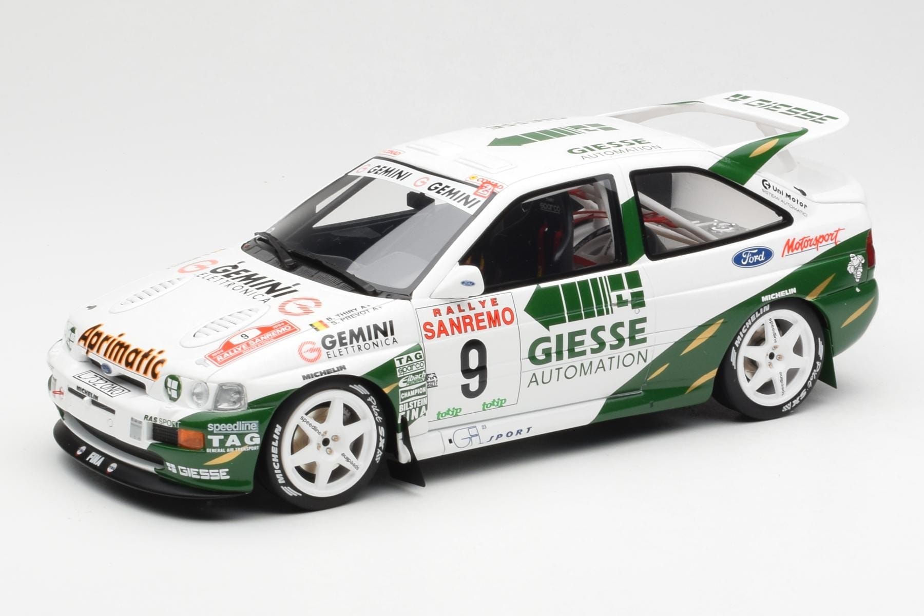 Ford Escort RS Cosworth B. Thiry / S. Prevot Rally San Remo 1994 Otto 1:18 OT1038 Rășină
