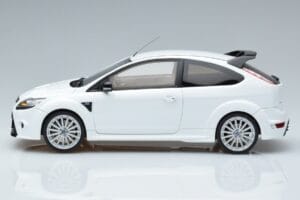 Ford Focus RS Mk2 Alb Otto 1:18 OT977 Rășină - imaginea 3 din 6