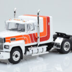 Ford LTL 9000 Alb Roșu Portocaliu IXO 1:43