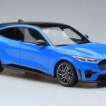 Ford Mustang Mach-E GT Performance Albastru Otto 1:18 OT414 Rășină - image 4 of 6