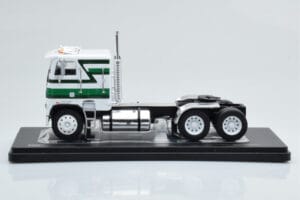 Freightliner FLA Alb Verde IXO 1:43 TR149 Metal - imaginea 2 din 4