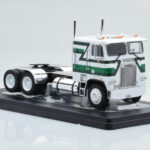 Freightliner FLA Alb Verde IXO 1:43 - image 3 of 4