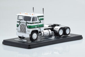 Freightliner FLA Alb Verde IXO 1:43