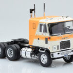 GMC Astro 95 Bej Alb IXO 1:43 - image 3 of 5