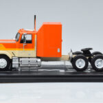 GMC General Portocaliu IXO 1:43 TR129 - image 3 of 6