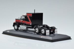 GMC General Roșu Negru IXO 1:43 TR102 Metal - imaginea 5 din 6