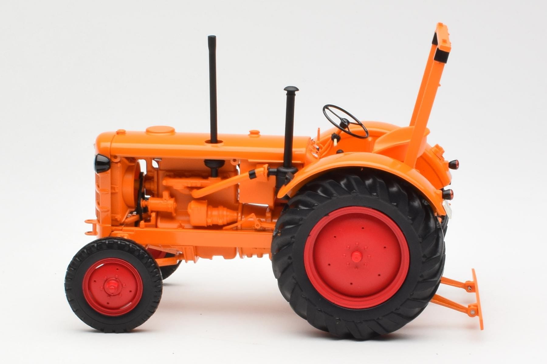 Hanomag R28 Tractor Agricol Minichamps 1:18 109153072 Metal - imaginea 3 din 6