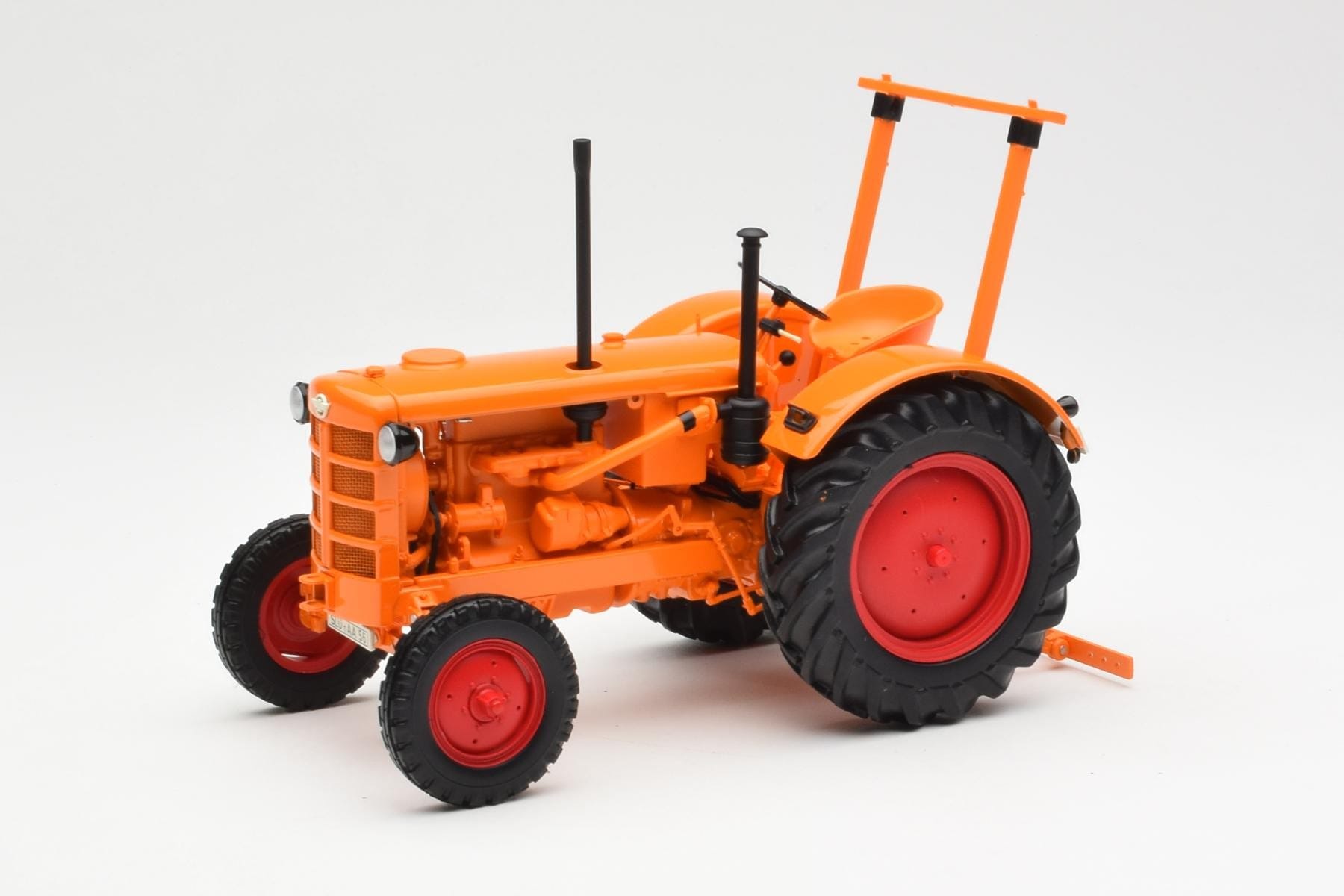 Hanomag R28 Tractor Agricol Minichamps 1:18 109153072 Metal