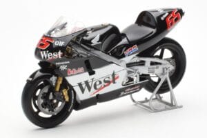 Honda NSR500 West Honda Pons #65 L. Capirossi 500cc World Championship 2001 Minichamps 1:12 122016165 Metal - imaginea 2 din 4