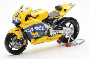 Honda RC211V Pramac Pons #3 M. Biaggi MotoGP 2003 Minichamps 1:12 122037103 Metal - imaginea 2 din 4