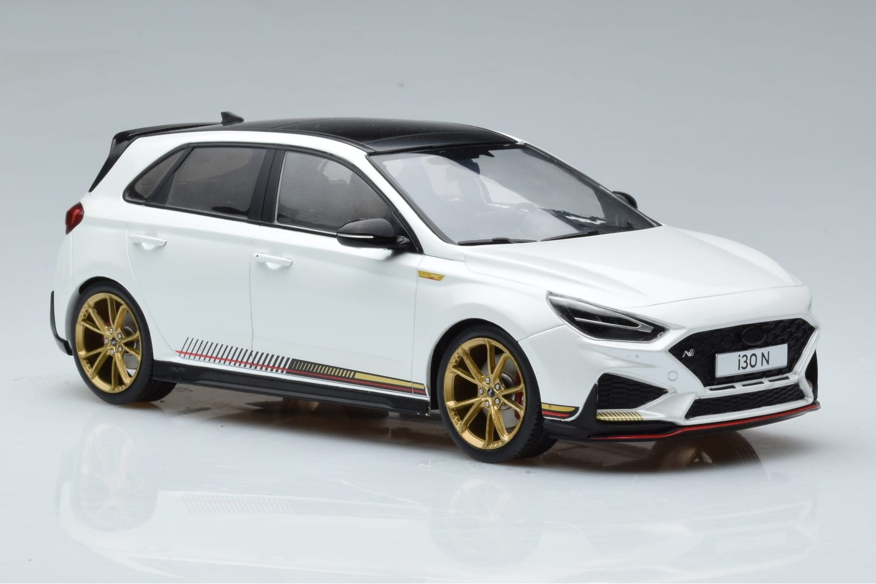 Hyundai i30 N PD Atlas Alb MCG 1:18 MCG18376 Metal - imaginea 4 din 6