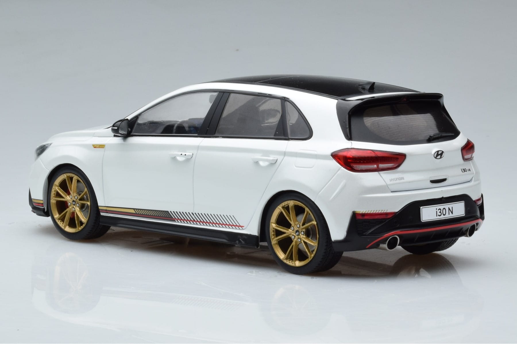 Hyundai i30 N PD Atlas Alb MCG 1:18 MCG18376 Metal - imaginea 5 din 6