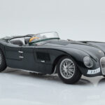 Jaguar C-Type Verde AUTOart 1:18 - image 6 of 8