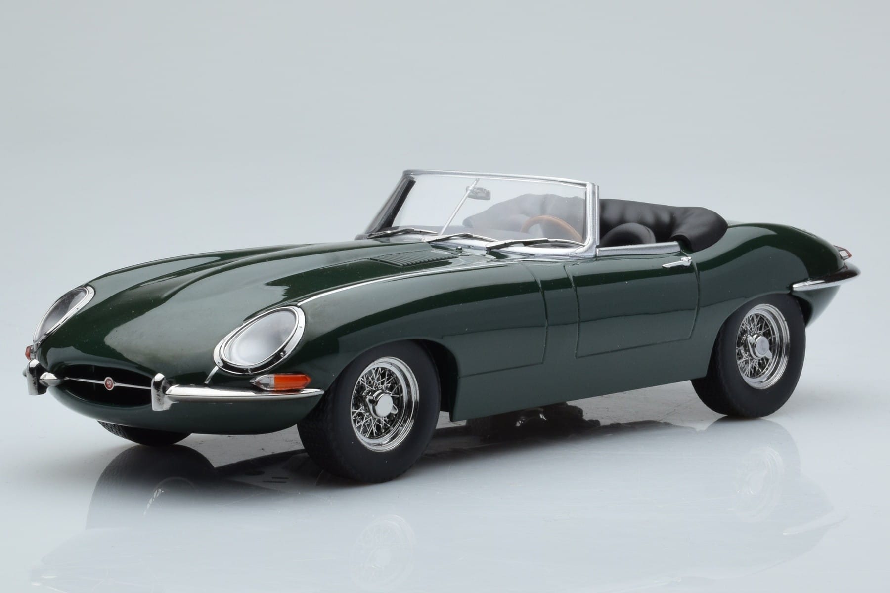 Jaguar E-Type Series 1 Roadster Verde KK-Scale 1:18 KKDC180481 Metal