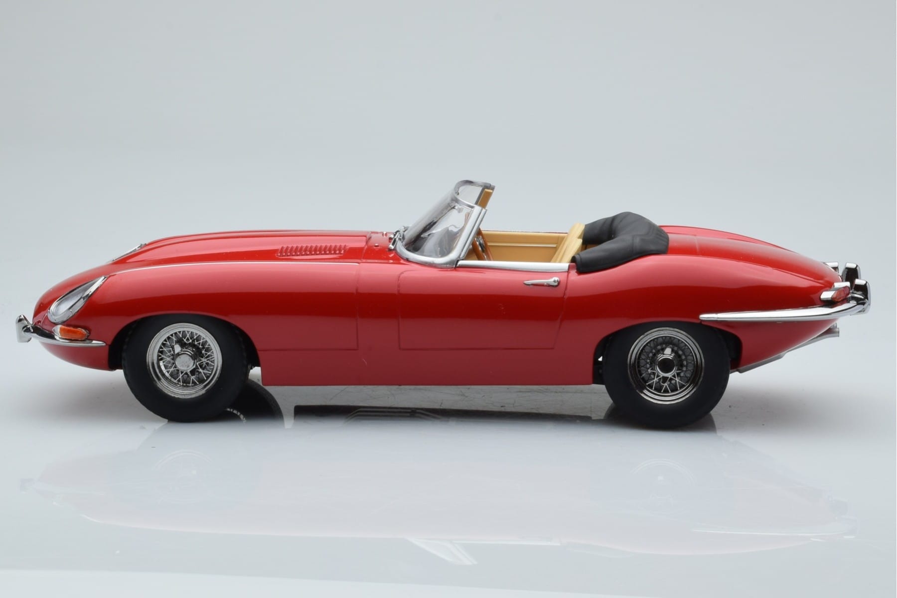 Jaguar E-Type Series 1 Roadster Roșu KK-Scale 1:18 KKDC180482 Metal - imaginea 3 din 6