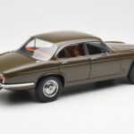 Jaguar XJ6 Series 1 4.2 Sable Maro Paragon 1:18 2011004 - image 3 of 8