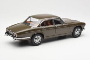 Jaguar XJ6 Series 1 4.2 Sable Maro Paragon 1:18 2011004 Metal - imaginea 3 din 8