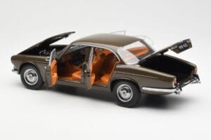 Jaguar XJ6 Series 1 4.2 Sable Maro Paragon 1:18 2011004 Metal - imaginea 5 din 8