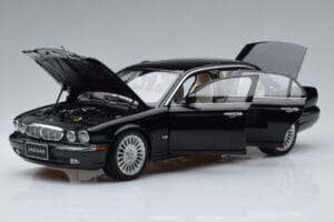 Jaguar XJ6 X350 Ebony Negru Almost Real 1:18 810501 Metal - imaginea 2 din 11