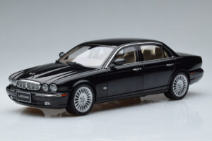 Jaguar XJ6 X350 Ebony Negru Almost Real 1:18