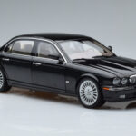 Jaguar XJ6 X350 Ebony Negru Almost Real 1:18 - image 10 of 11