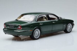 Jaguar XJ6 X350 Racing Verde Almost Real 1:18 810502 Metal - imaginea 3 din 13