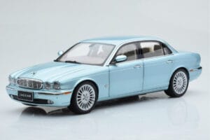 Jaguar XJ6 X350 Seafrost Albastru Deschis Almost Real 1:18