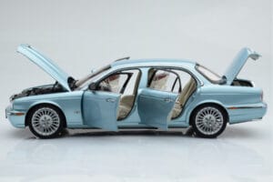 Jaguar XJ6 X350 Seafrost Albastru Deschis Almost Real 1:18 810503 Metal - imaginea 5 din 11
