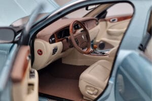 Jaguar XJ6 X350 Seafrost Albastru Deschis Almost Real 1:18 810503 Metal - imaginea 9 din 11