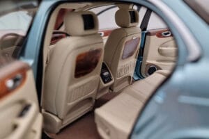 Jaguar XJ6 X350 Seafrost Albastru Deschis Almost Real 1:18 810503 Metal - imaginea 10 din 11