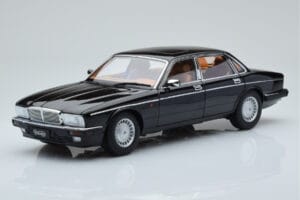 Jaguar XJ6 XJ40 Ebony Negru Almost Real 1:18