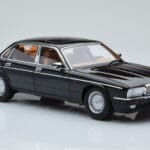 Jaguar XJ6 XJ40 Ebony Negru Almost Real 1:18 - image 6 of 11