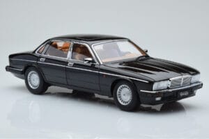 Jaguar XJ6 XJ40 Ebony Negru Almost Real 1:18 810543 Metal - imaginea 6 din 11