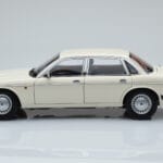 Jaguar XJ6 XJ40 Glacier Alb Almost Real 1:18 - image 4 of 11