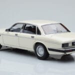 Jaguar XJ6 XJ40 Glacier Alb Almost Real 1:18 - image 7 of 11