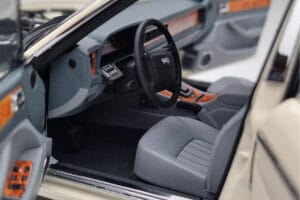 Jaguar XJ6 XJ40 Glacier Alb Almost Real 1:18 810542 Metal - imaginea 8 din 11