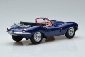 Jaguar XKSS Albastru AUTOart 1:18 73510 Metal - imaginea 3 din 9