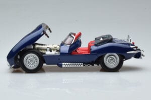 Jaguar XKSS Albastru AUTOart 1:18 73510 Metal - imaginea 4 din 9