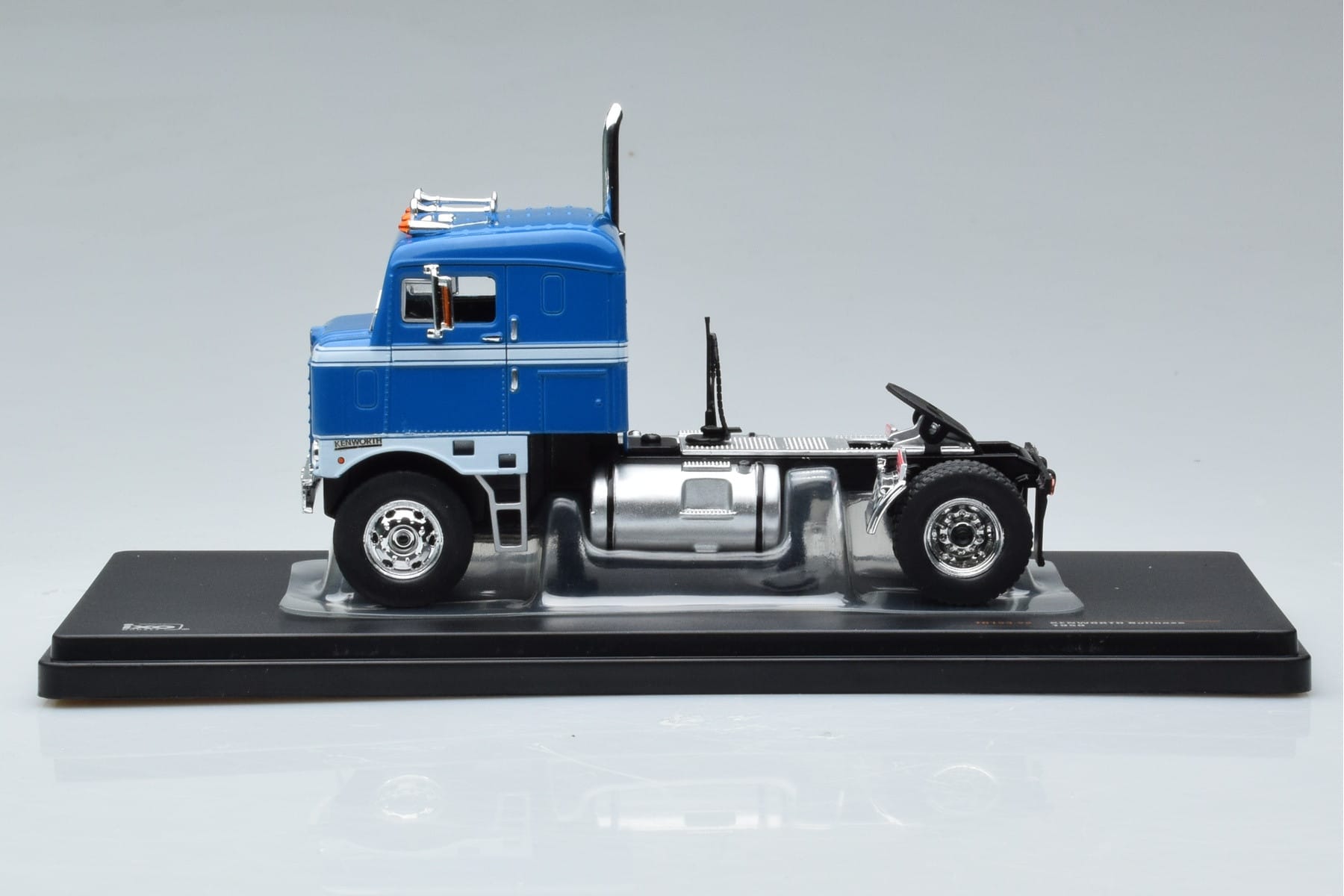 Kenworth Bullnose Albastru IXO 1:43 TR154 Metal - imaginea 3 din 6