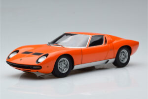 Lamborghini Miura SV Portocaliu AUTOart 1:18