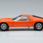 Lamborghini Miura SV Portocaliu AUTOart 1:18 - image 5 of 8