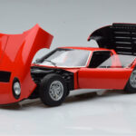 Lamborghini Miura SV Roșu AUTOart 1:18 - image 2 of 8