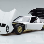 Lamborghini Miura SV Alb AUTOart 1:18 - image 2 of 8