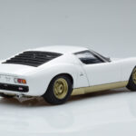 Lamborghini Miura SV Alb AUTOart 1:18 - image 3 of 8