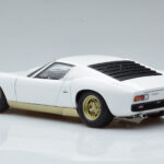 Lamborghini Miura SV Alb AUTOart 1:18 - image 7 of 8