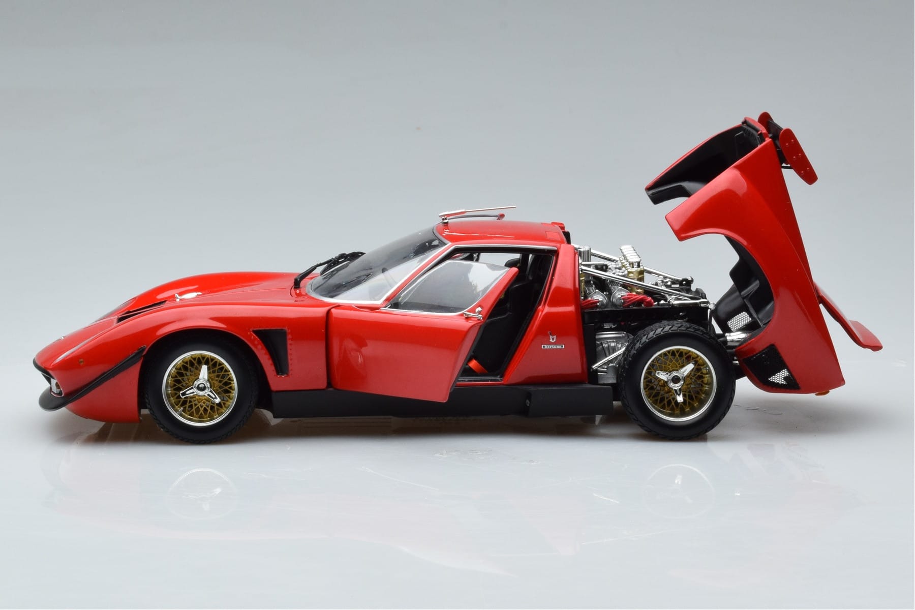 Lamborghini Miura SVR Roșu Kyosho 1:18 08319RBK Metal - imaginea 4 din 9