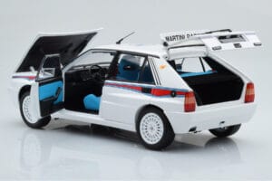 Lancia Delta HF Integrale 6 Alb Kyosho 1:18 08344E Metal - imaginea 3 din 8